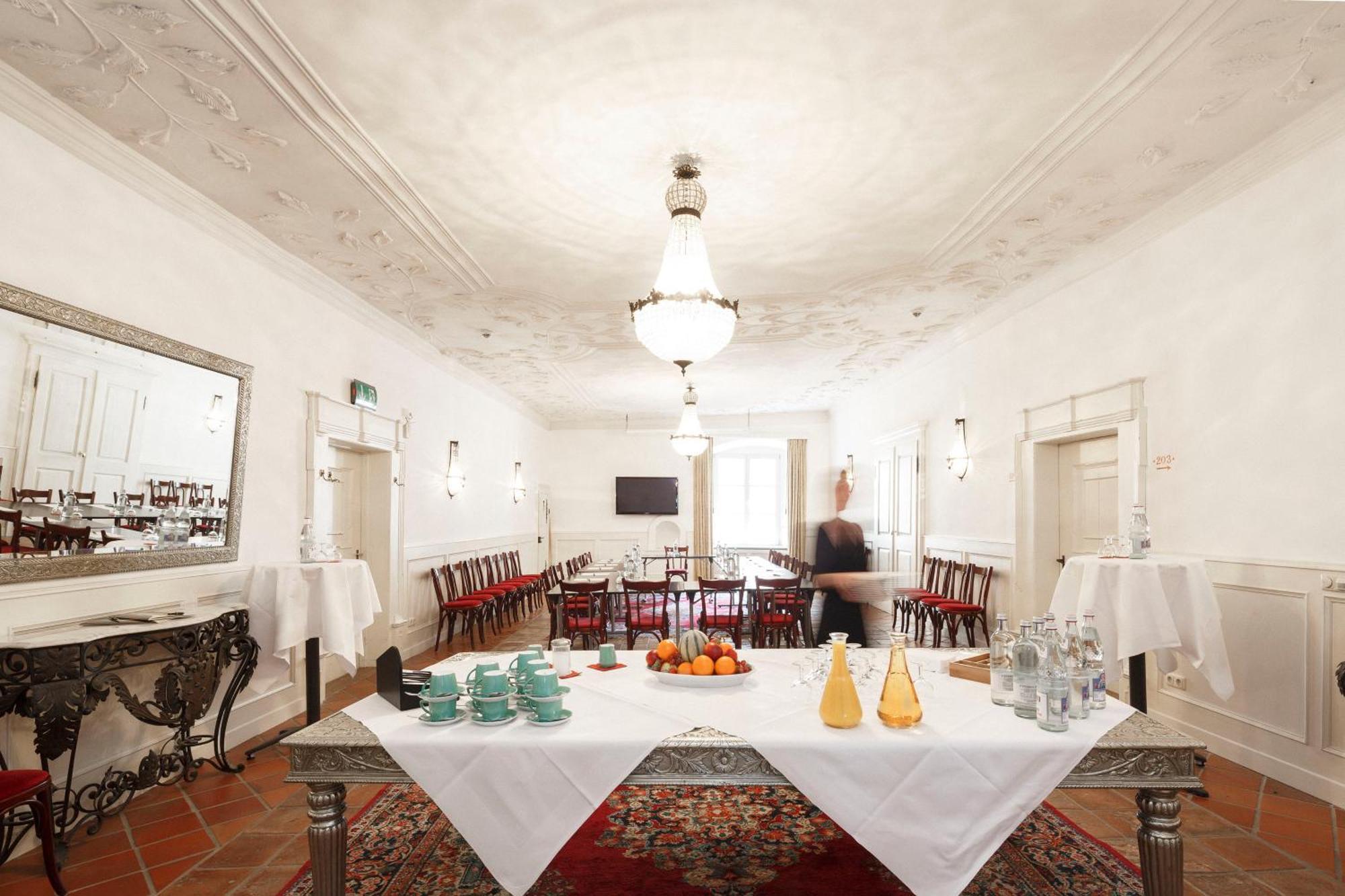 Hotel Orphee - Grosses Haus Regensburg Bagian luar foto