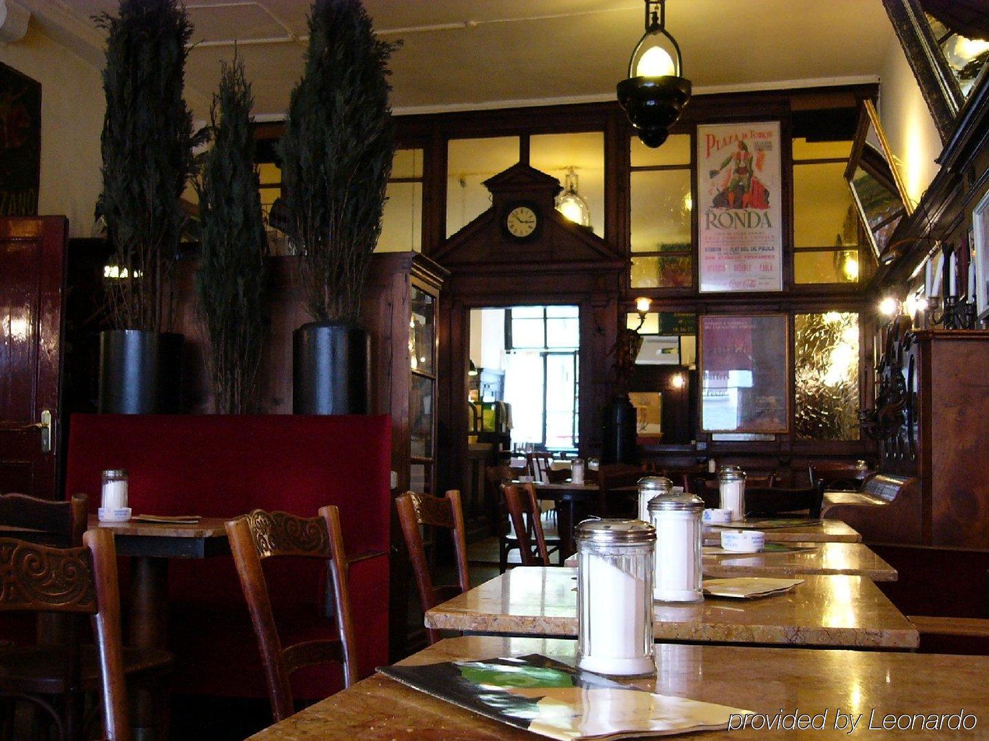 Hotel Orphee - Grosses Haus Regensburg Restoran foto