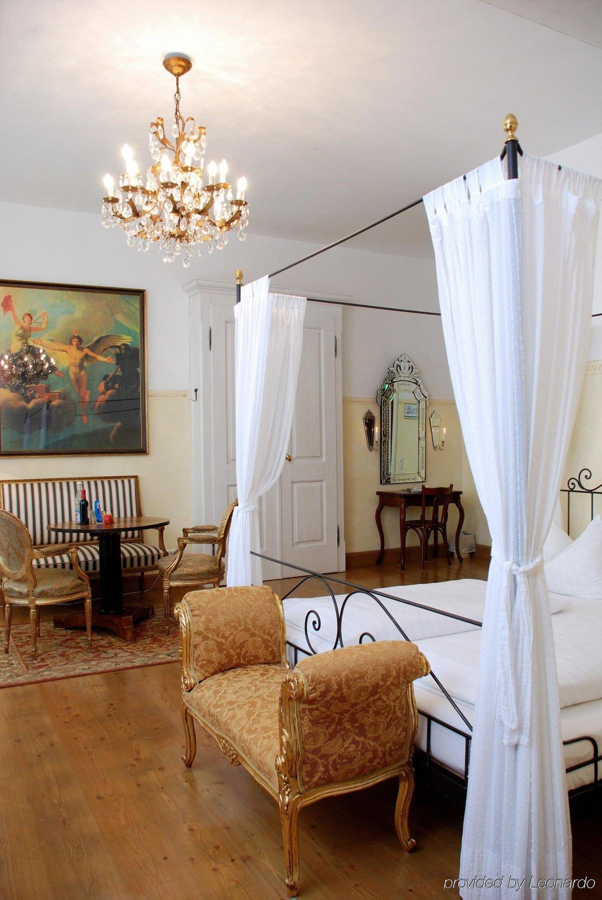 Hotel Orphee - Grosses Haus Regensburg Ruang foto