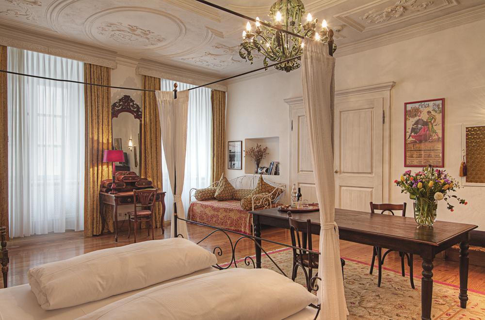 Hotel Orphee - Grosses Haus Regensburg Bagian luar foto