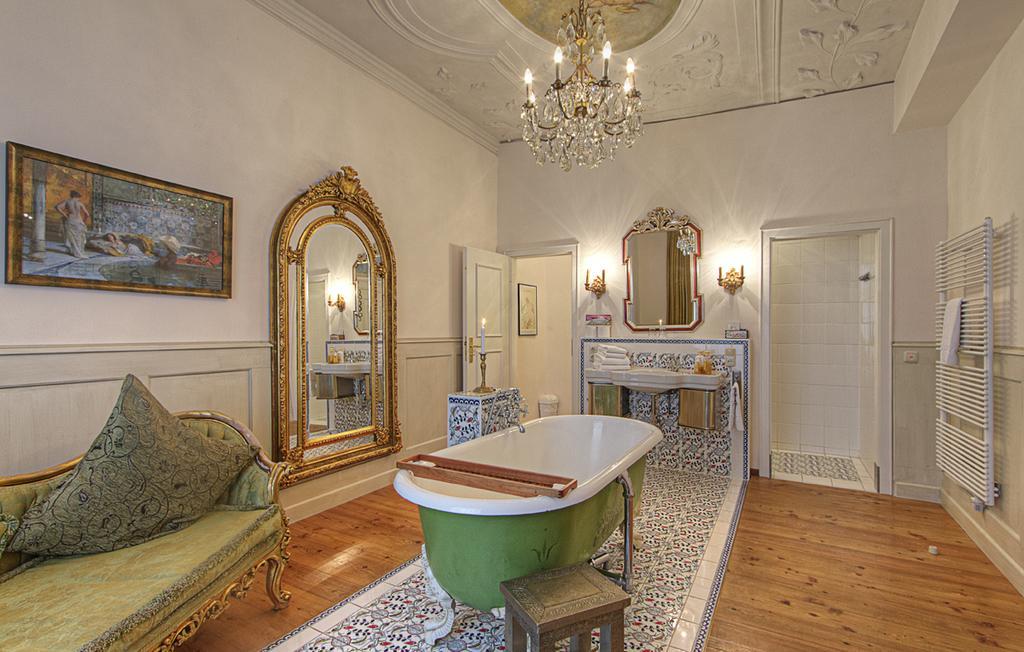 Hotel Orphee - Grosses Haus Regensburg Bagian luar foto
