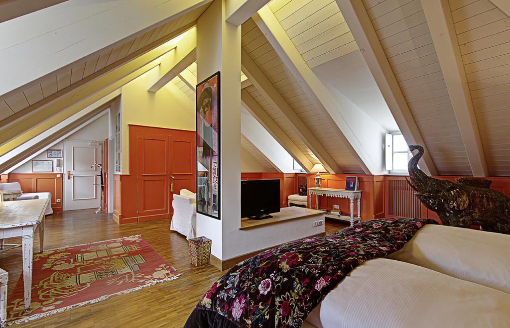 Hotel Orphee - Grosses Haus Regensburg Bagian luar foto