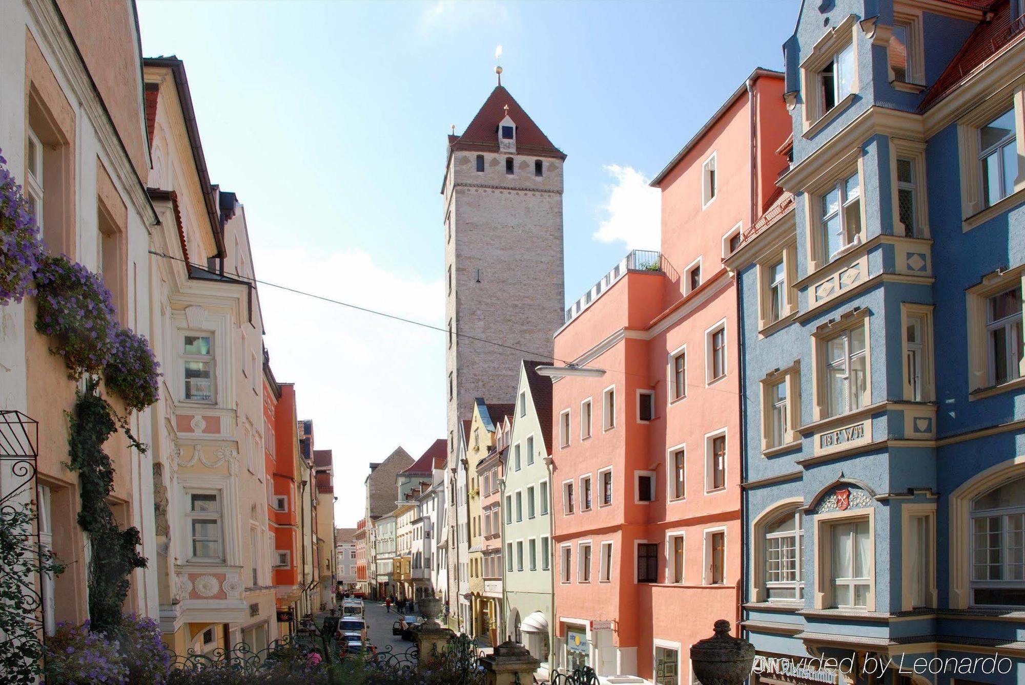 Hotel Orphee - Grosses Haus Regensburg Bagian luar foto