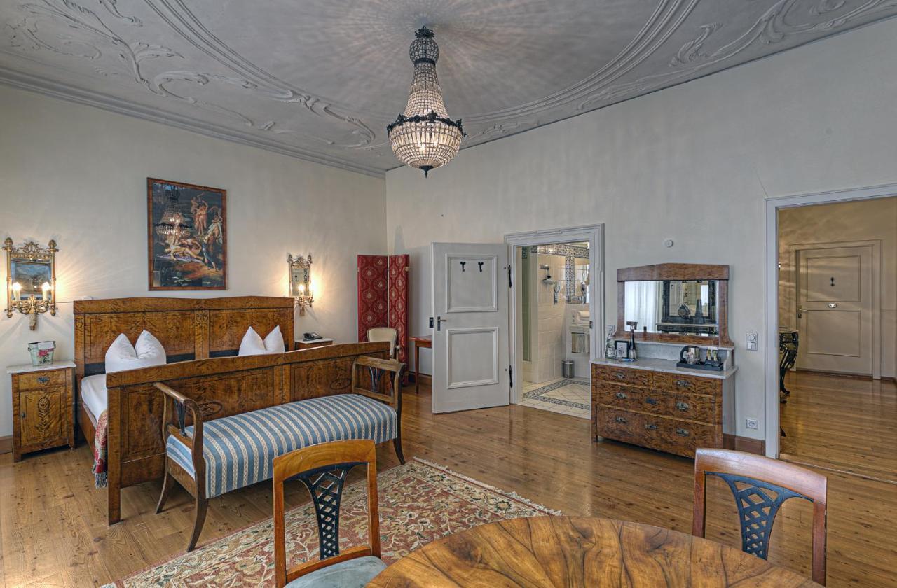 Hotel Orphee - Grosses Haus Regensburg Bagian luar foto