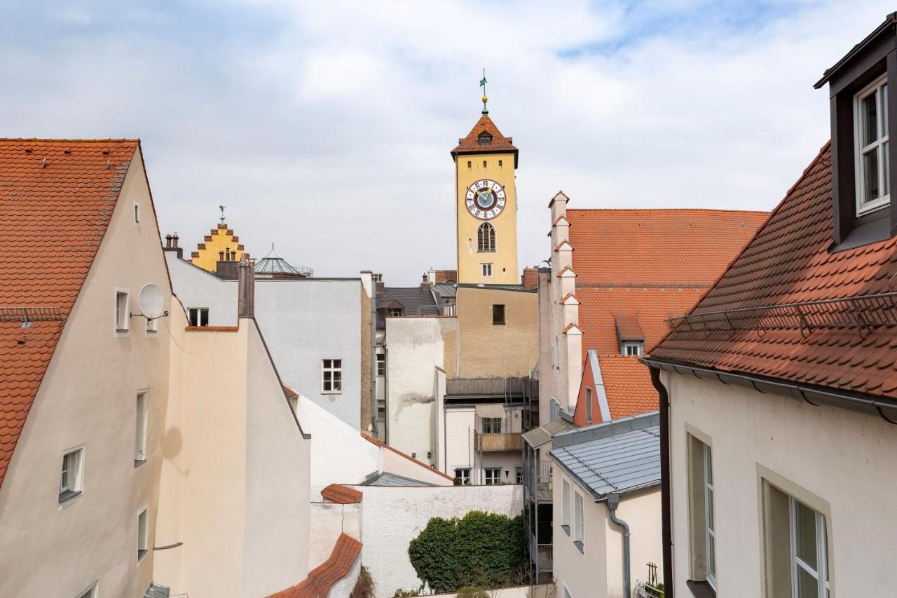 Hotel Orphee - Grosses Haus Regensburg Bagian luar foto