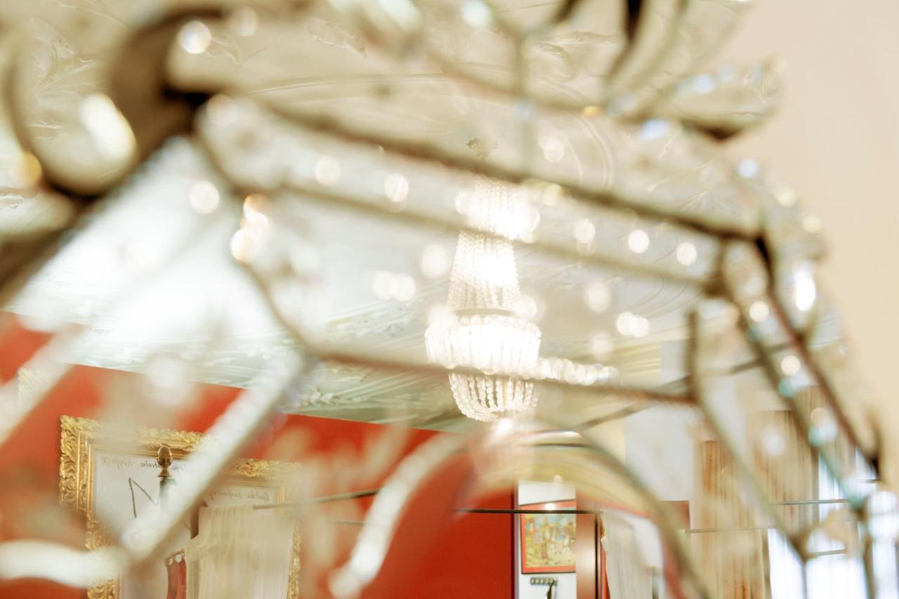 Hotel Orphee - Grosses Haus Regensburg Bagian luar foto
