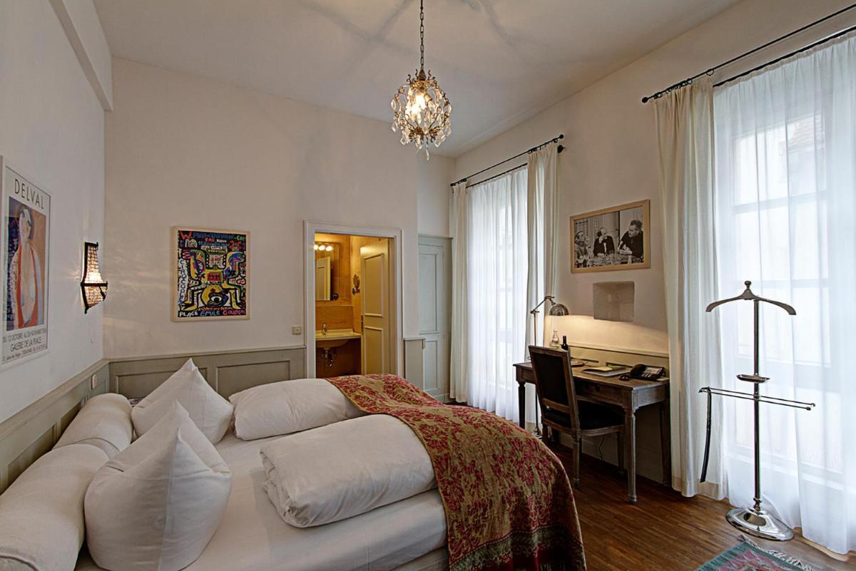 Hotel Orphee - Grosses Haus Regensburg Bagian luar foto